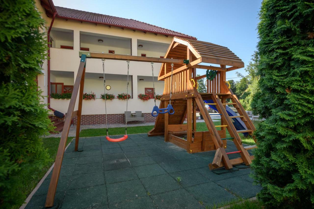 Casa Moldovan โซวาตา ภายนอก รูปภาพ