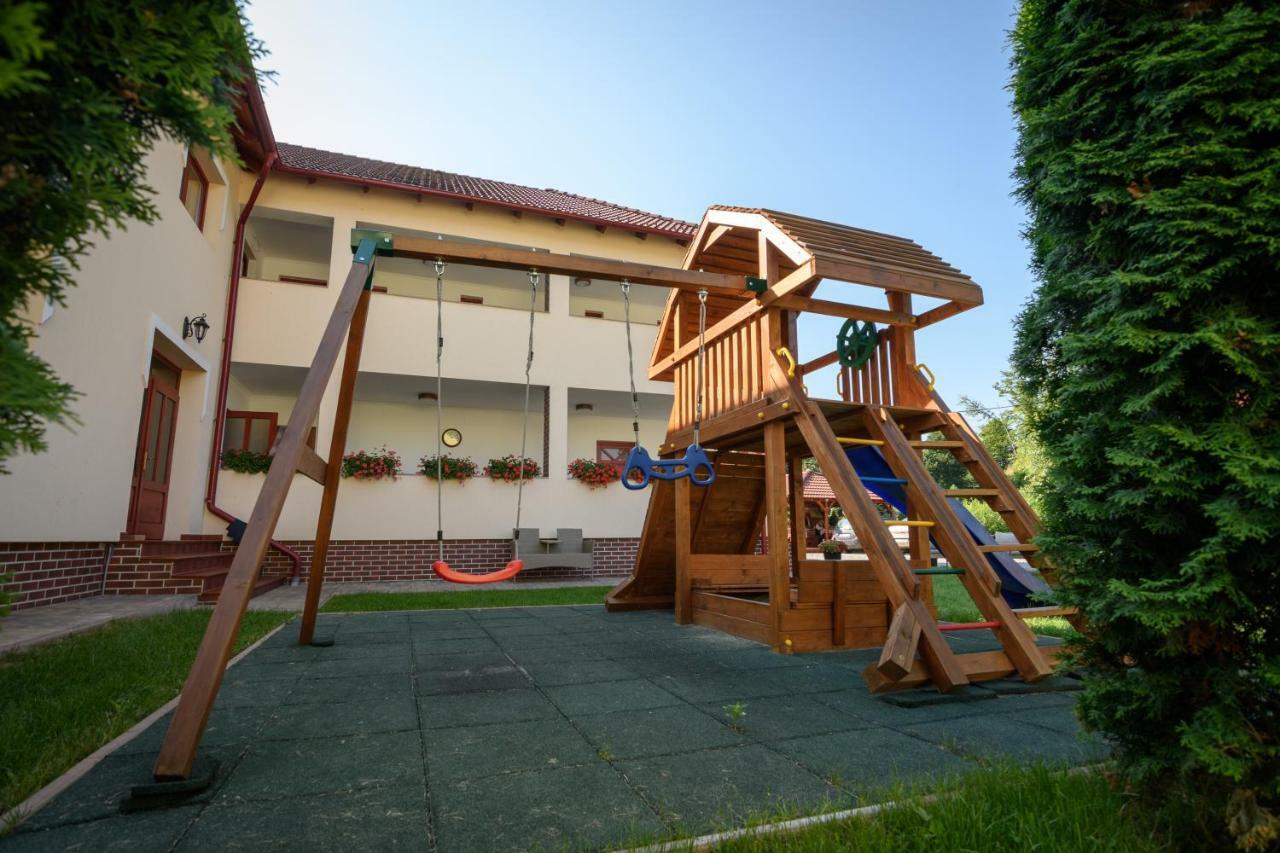 Casa Moldovan โซวาตา ภายนอก รูปภาพ